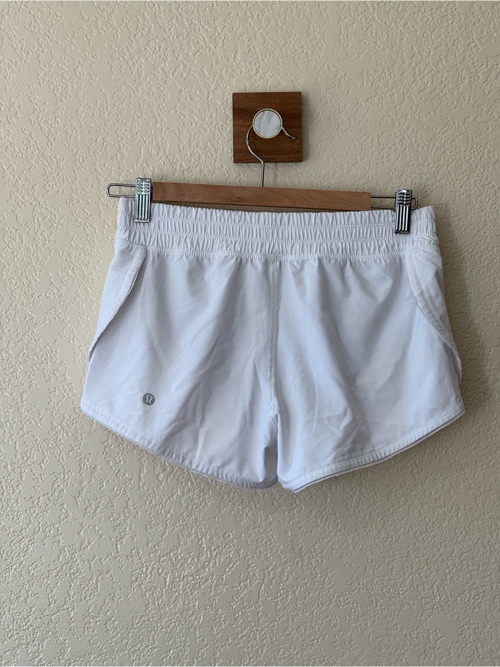 Lululemon Seek The Heat Shorts White Athletic Shorts Size 4 - Picture 3 of 8